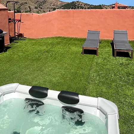 Apartment Penthouse Paradise - Jacuzzi & Sea Views! *