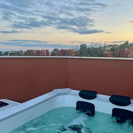 Apartment Penthouse Paradise - Jacuzzi & Sea Views! *